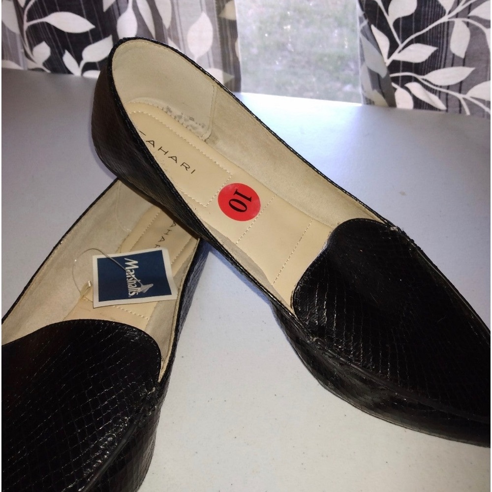 Women Black Flats